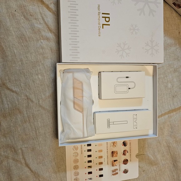 Laser Hair Removal for Women IPL Laser Hair Removal  w/ Painless Ice Cooling - Picture 2 of 4